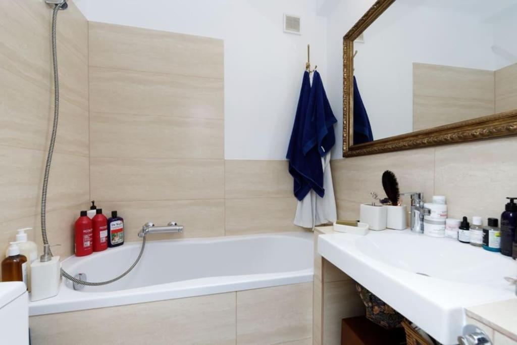 Appartement Central, Floor