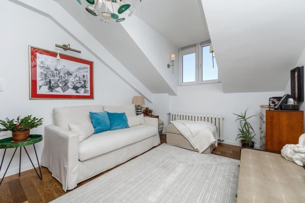 Central, Floor Appartement Warschau
